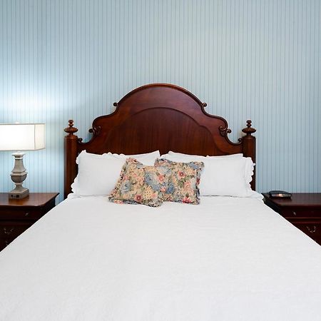 Captain Henderson House Hotel Аркаделфия Стая снимка