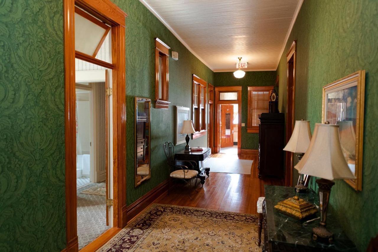 Captain Henderson House Hotel Аркаделфия Екстериор снимка