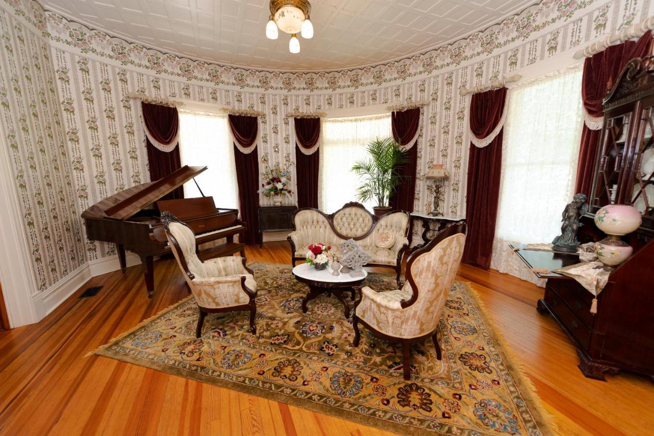 Captain Henderson House Hotel Аркаделфия Екстериор снимка