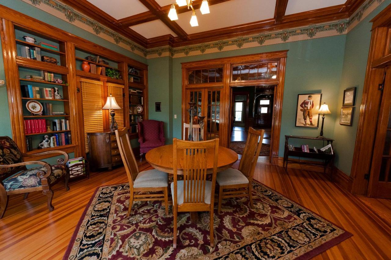 Captain Henderson House Hotel Аркаделфия Екстериор снимка