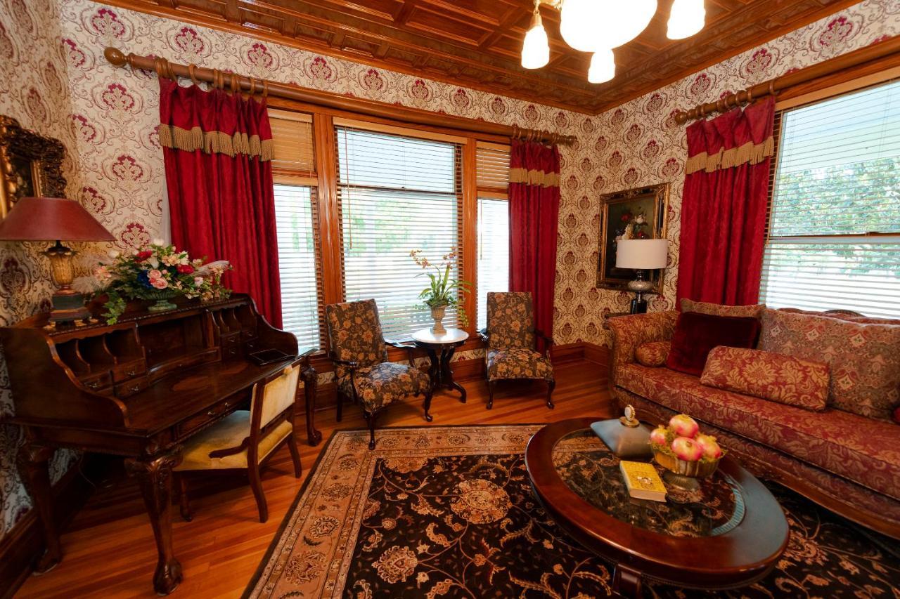 Captain Henderson House Hotel Аркаделфия Екстериор снимка