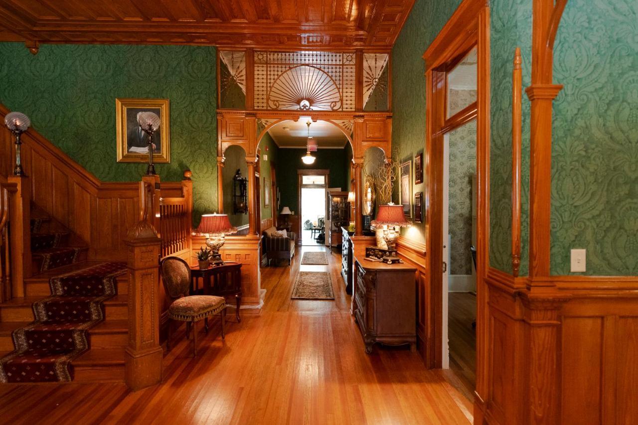 Captain Henderson House Hotel Аркаделфия Екстериор снимка