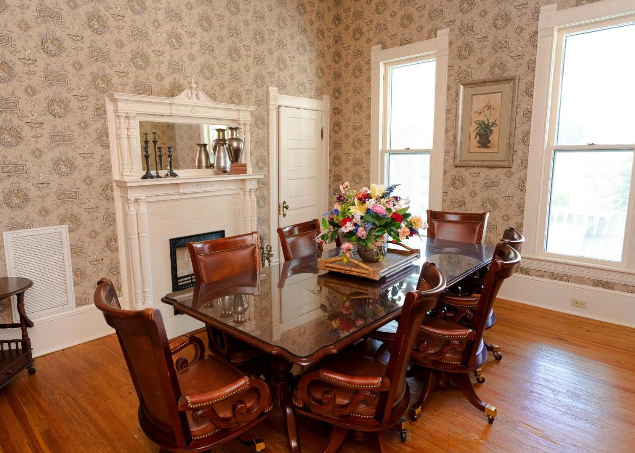 Captain Henderson House Hotel Аркаделфия Екстериор снимка