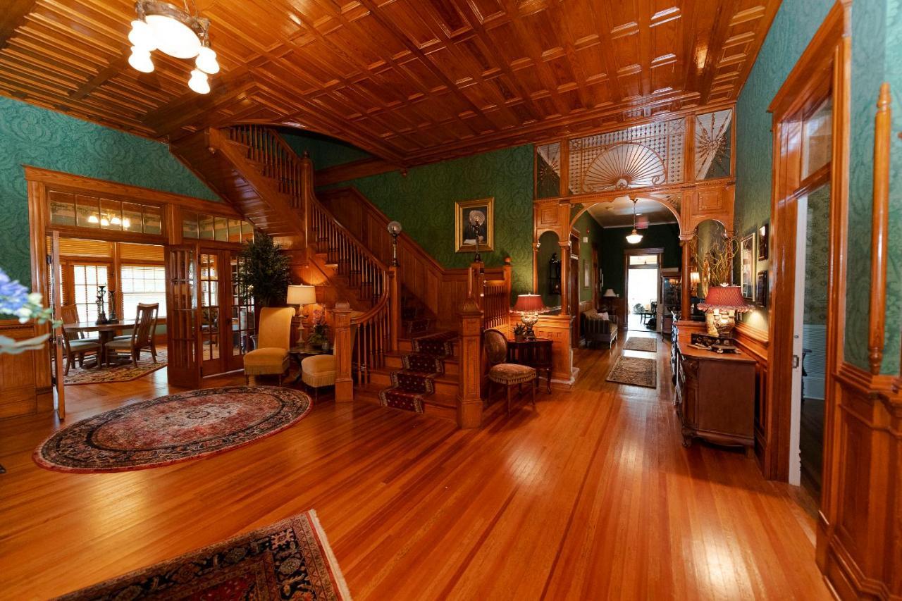 Captain Henderson House Hotel Аркаделфия Екстериор снимка