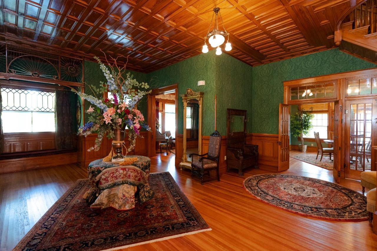 Captain Henderson House Hotel Аркаделфия Екстериор снимка