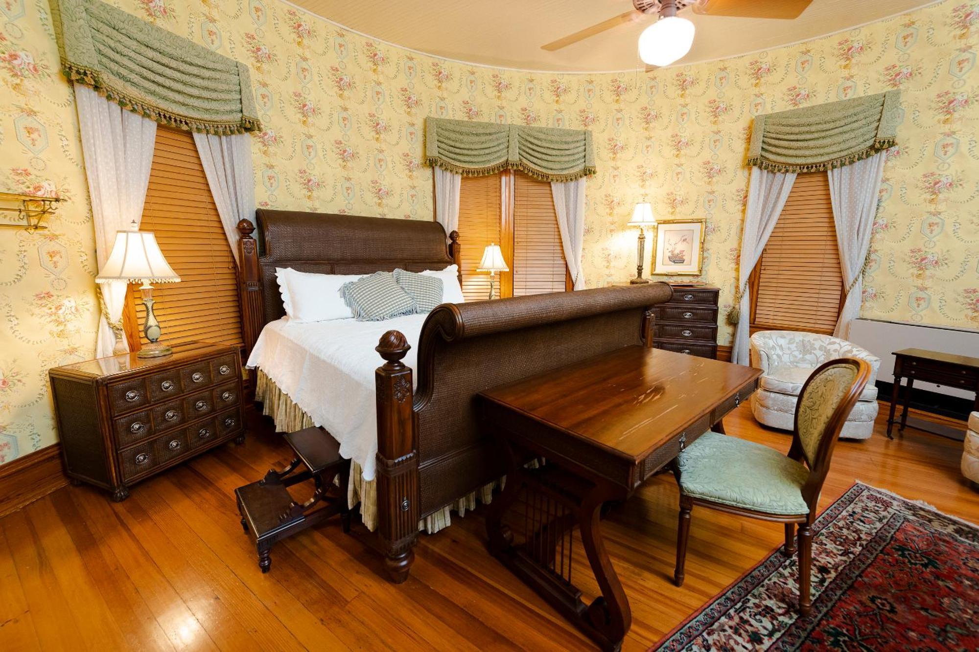 Captain Henderson House Hotel Аркаделфия Стая снимка