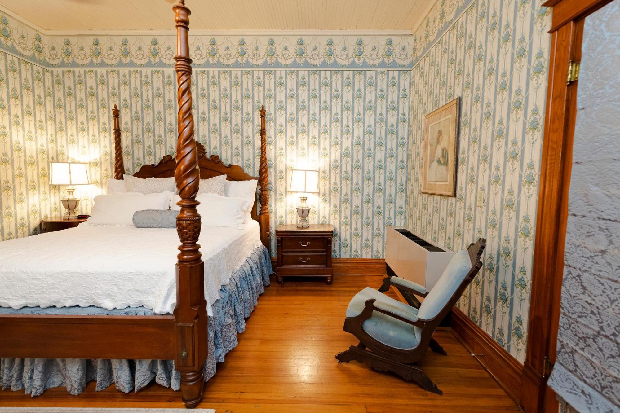 Captain Henderson House Hotel Аркаделфия Стая снимка