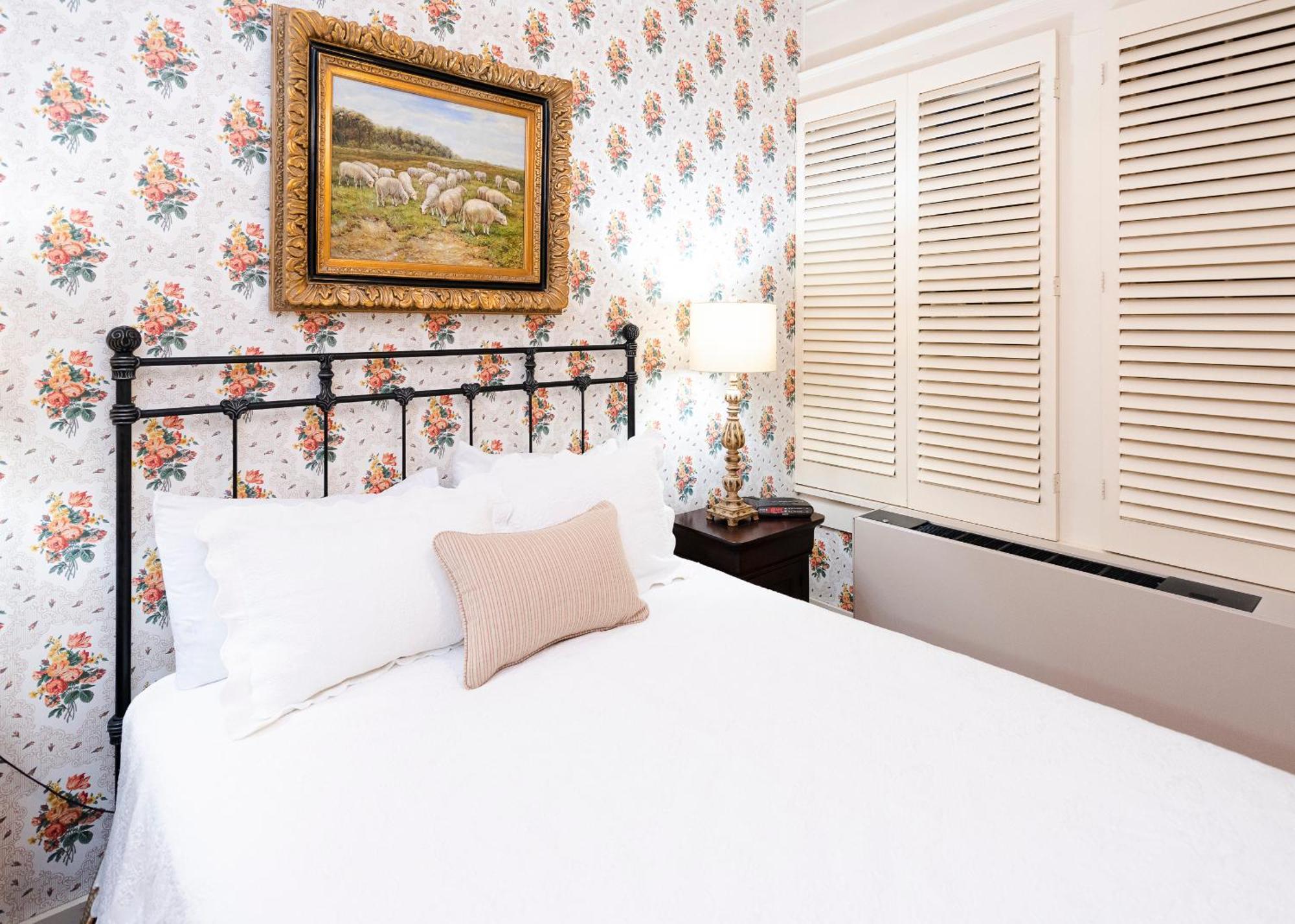 Captain Henderson House Hotel Аркаделфия Стая снимка