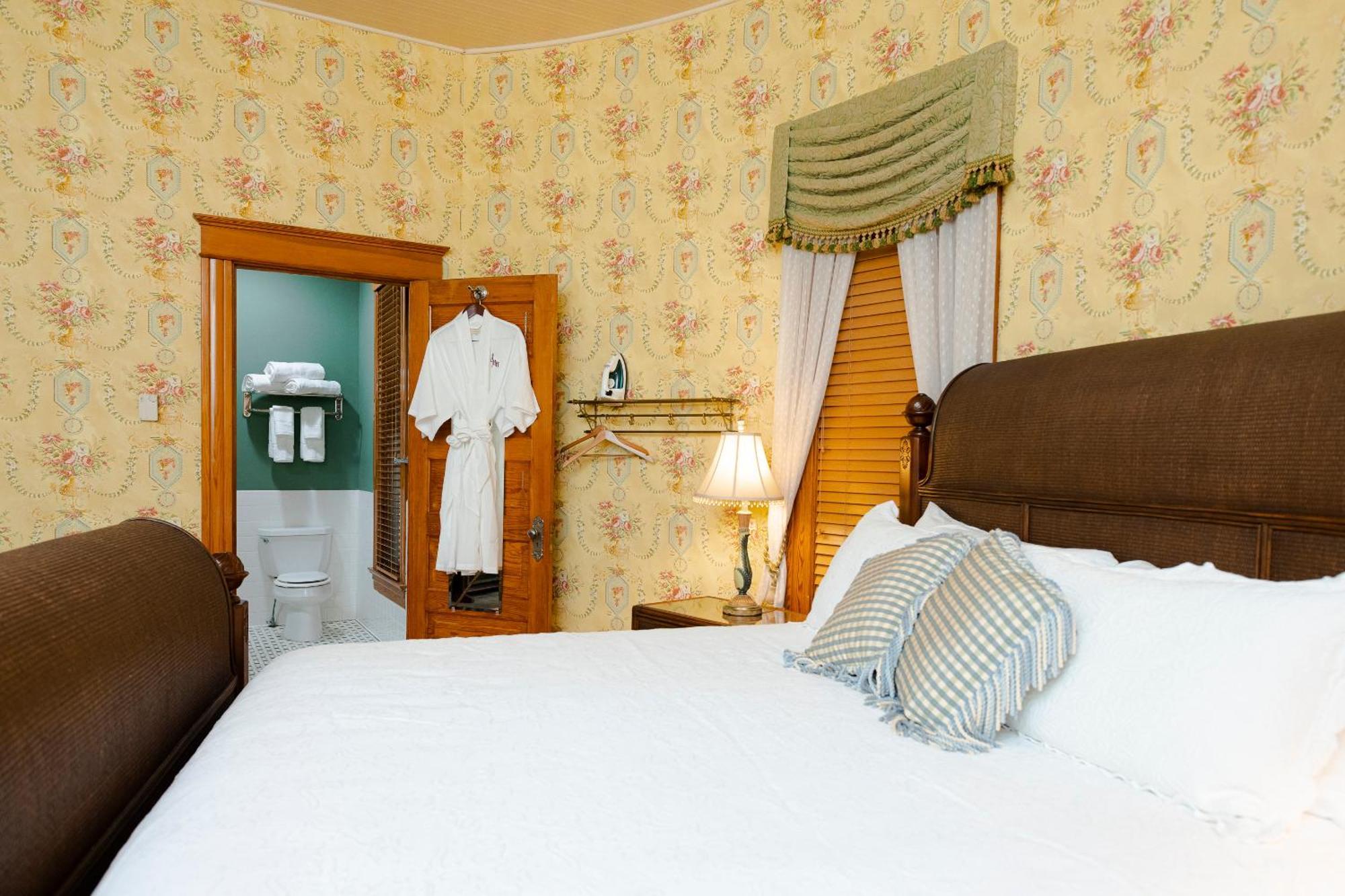 Captain Henderson House Hotel Аркаделфия Стая снимка