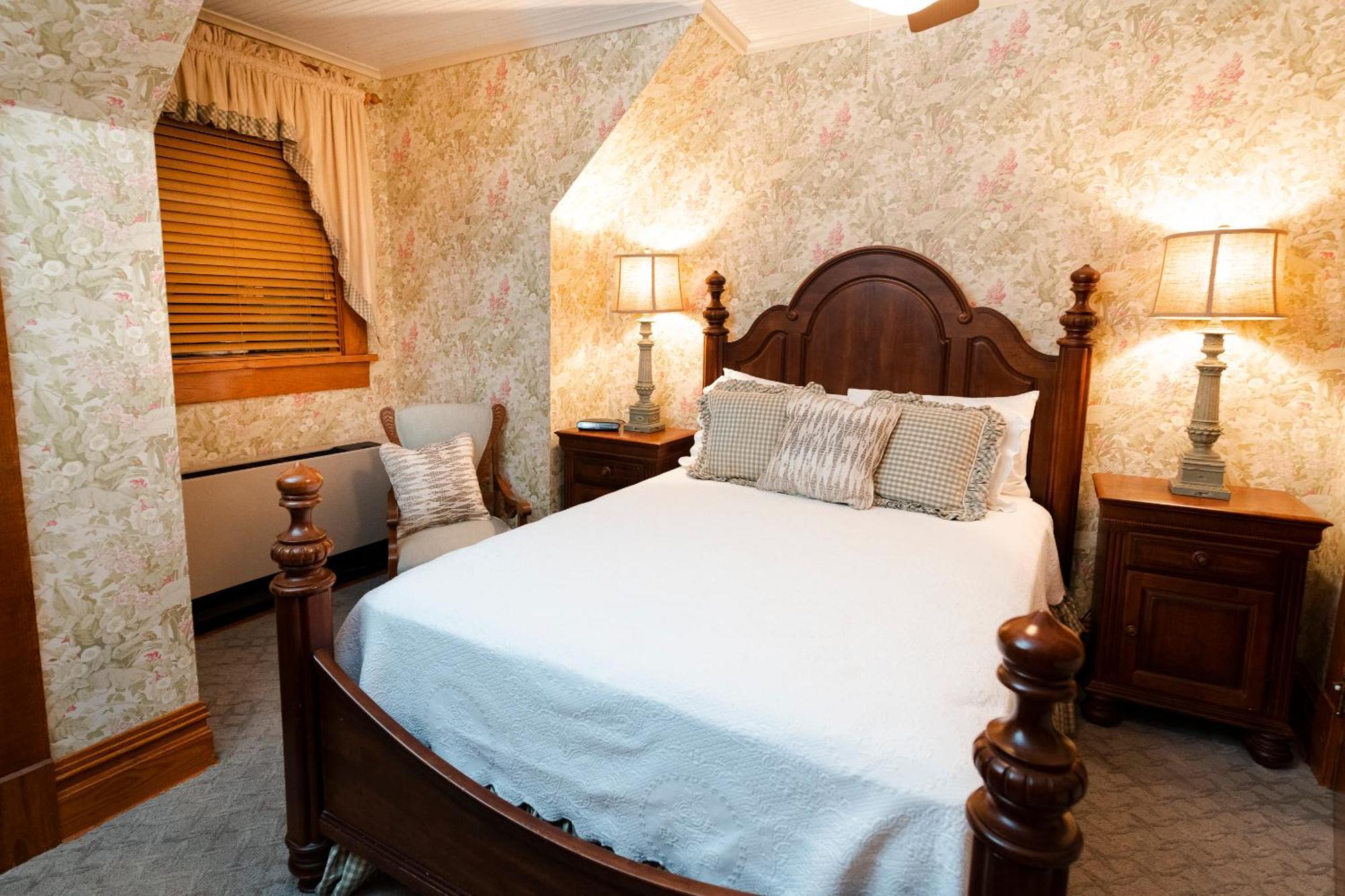 Captain Henderson House Hotel Аркаделфия Стая снимка